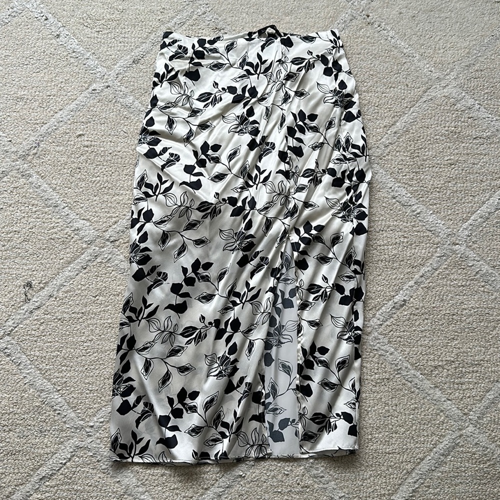 Silk skirt with slit